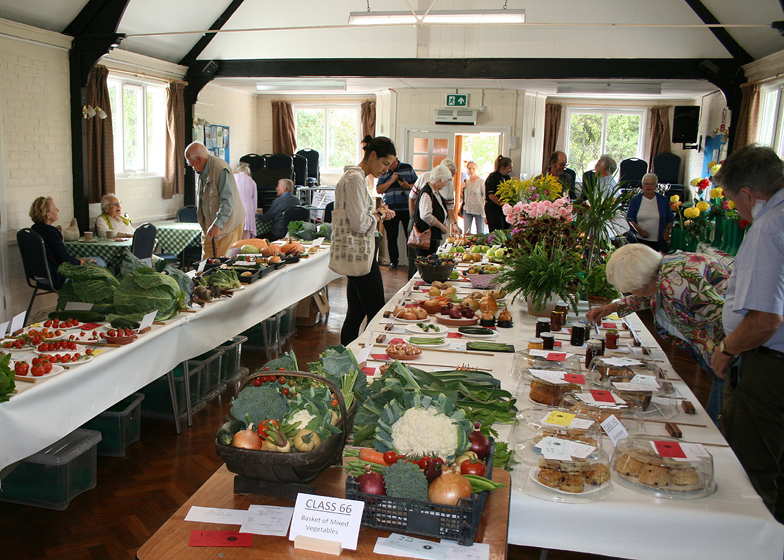 Autumn Show 2025 1 - 1140x815