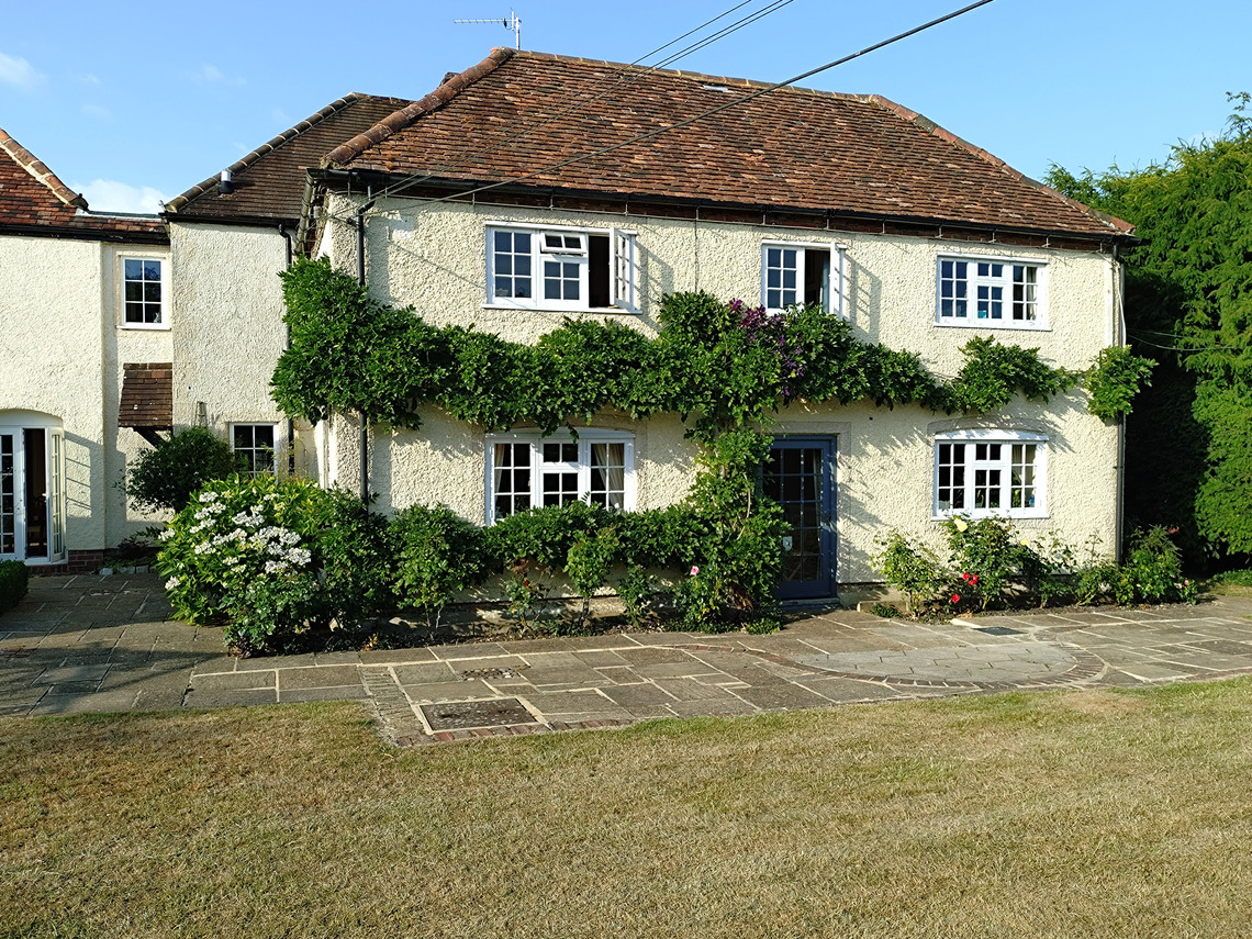 Meadow Cottage - Borders & Hedging 2