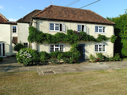 Meadow Cottage - Borders & Hedging 2