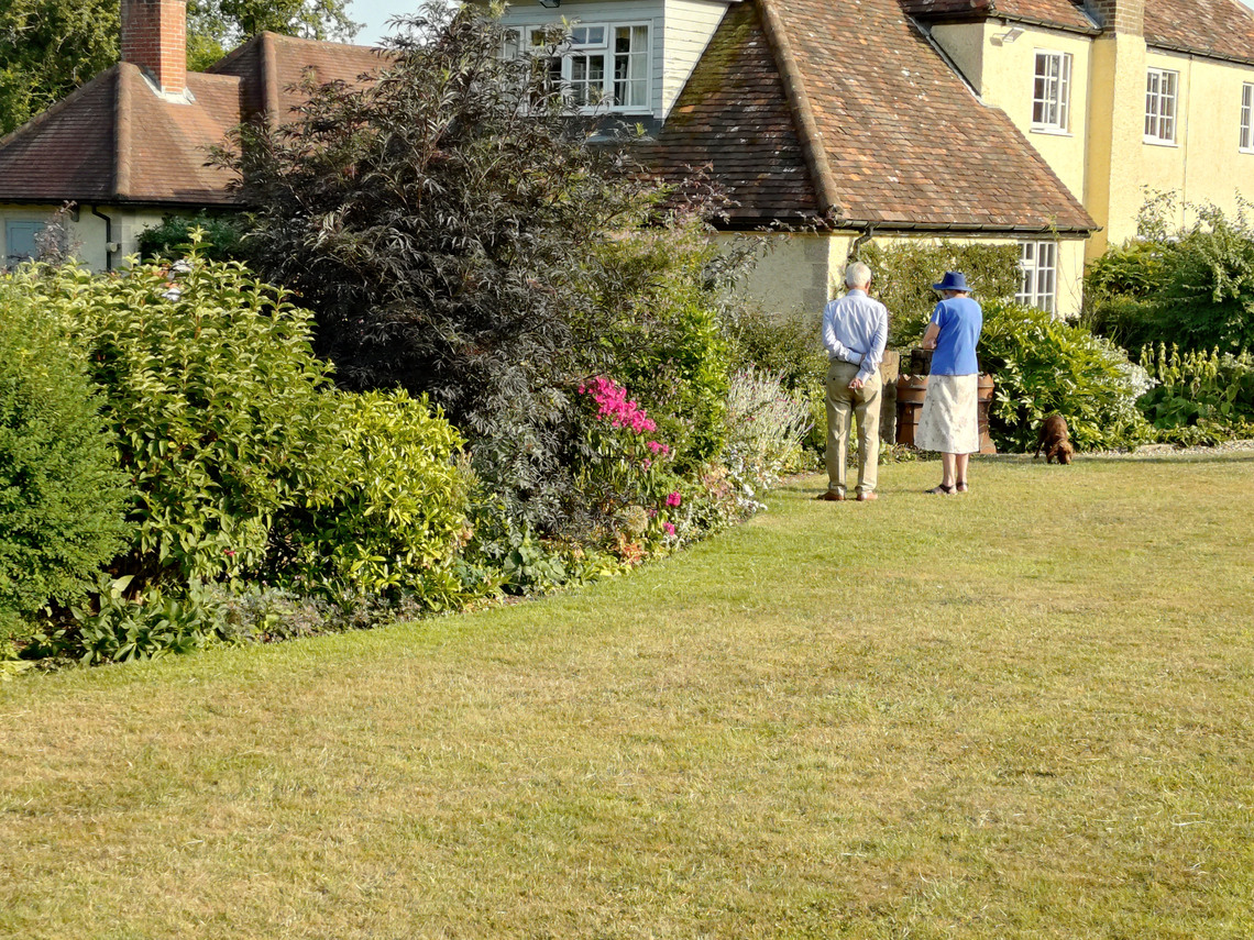 Meadow Cottage - Borders & Hedging 1